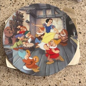 The Dance Of Snow White And The Seven Dwarf Plate